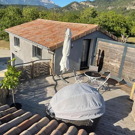 Sublime Studio De Caractere ,50 M2 Climatise . Montlaur-en-Diois Luaran gambar