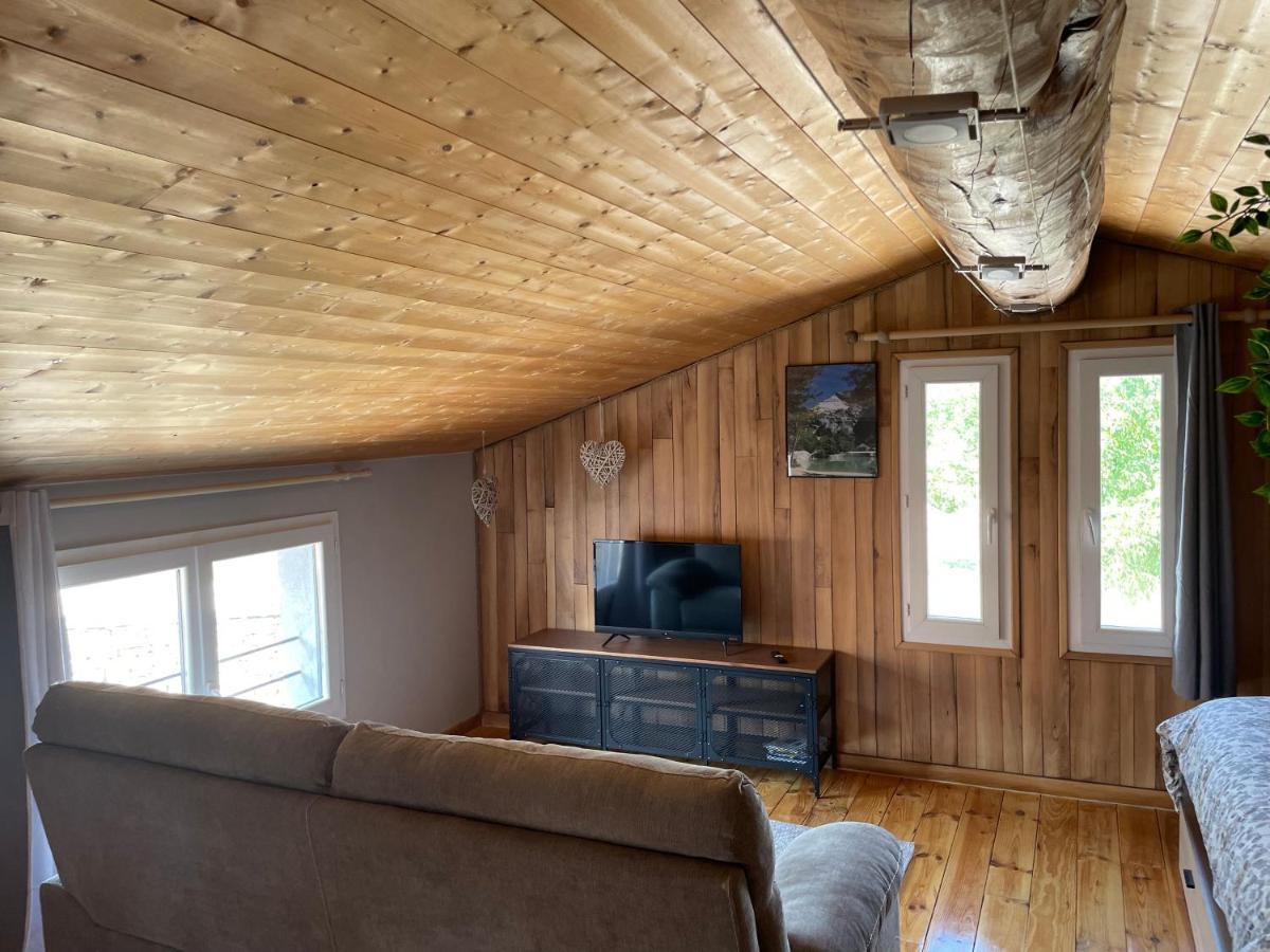 Sublime Studio De Caractere ,50 M2 Climatise . Montlaur-en-Diois Luaran gambar